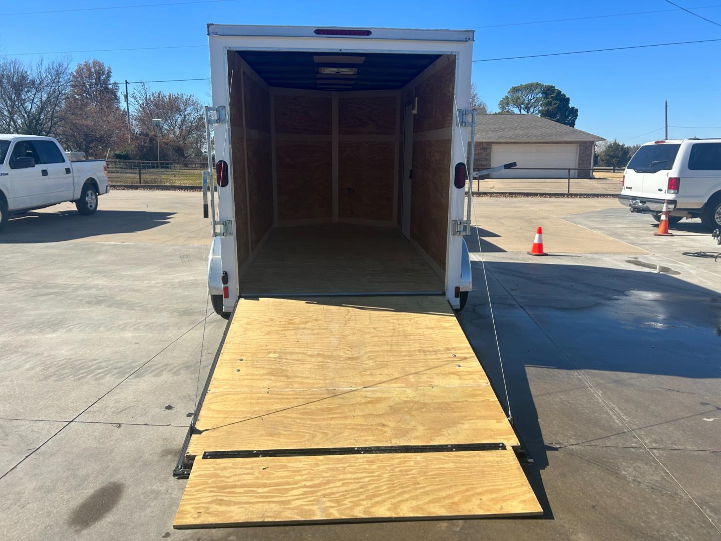 2020 White /TAN ENCLOSED TRAILER (59N1E1224LB) , located at 17760 Hwy 62, Morris, OK, 74445, 35.609104, -95.877060 - Photo#3